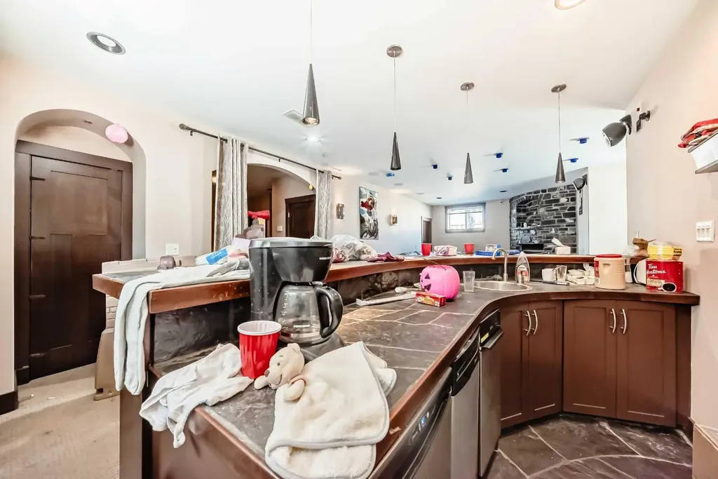 602 Wentworth Place SW Calgary AB T3H 4N8