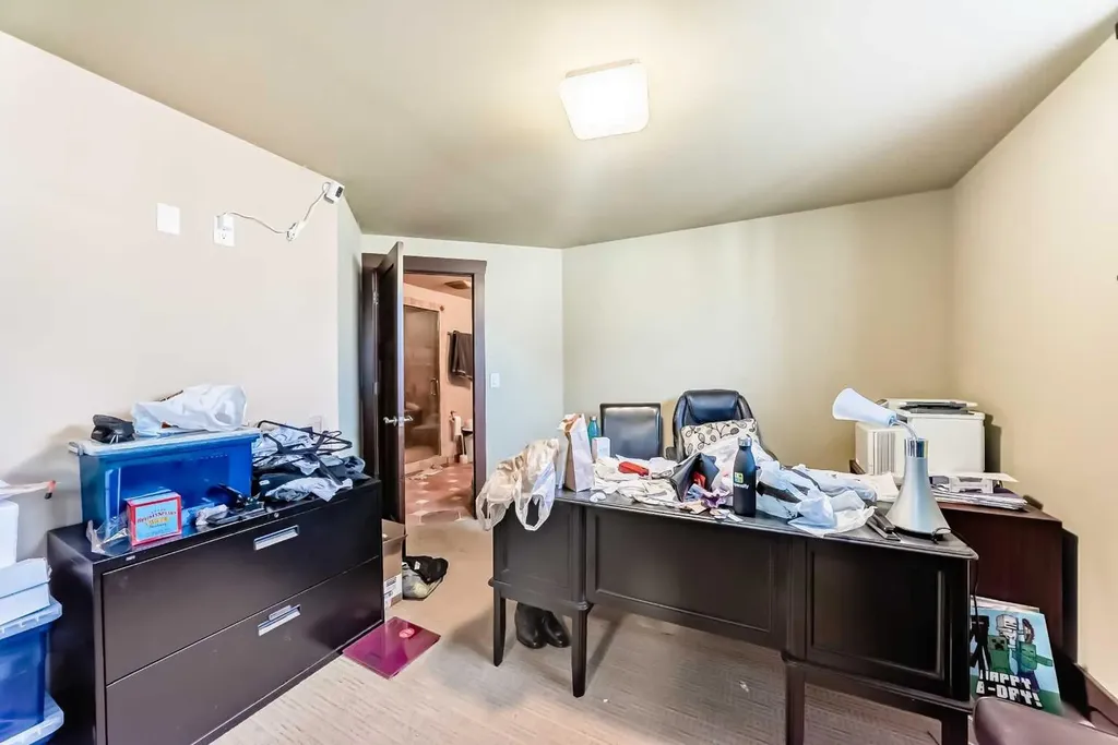 602 Wentworth Place SW Calgary AB T3H 4N8