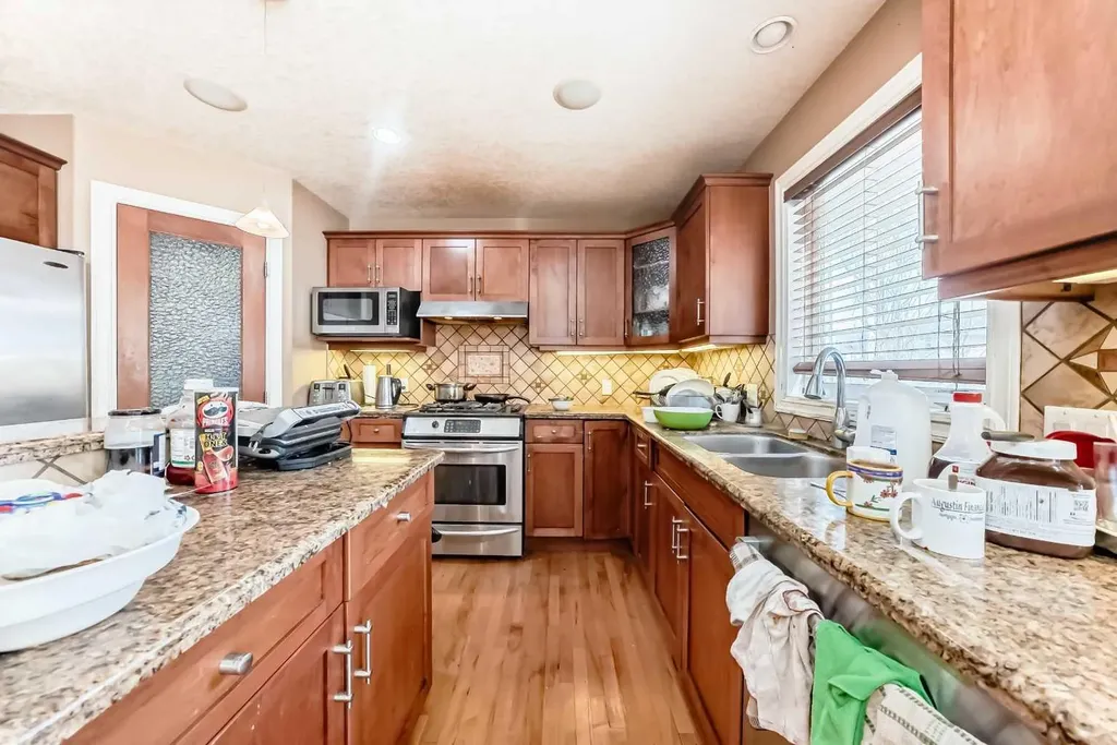 602 Wentworth Place SW Calgary AB T3H 4N8