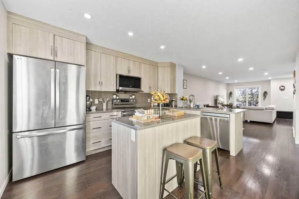 7451 Falconridge Boulevard NE Calgary AB T3J0Z8