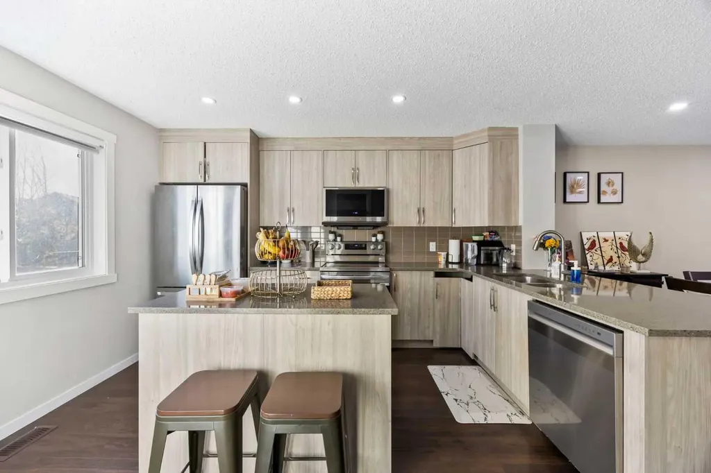 7451 Falconridge Boulevard NE Calgary AB T3J0Z8