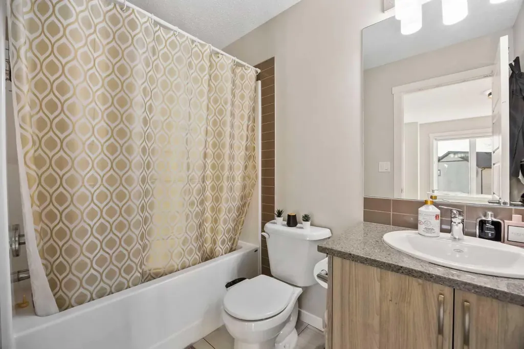 7451 Falconridge Boulevard NE Calgary AB T3J0Z8