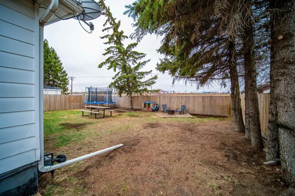 509 2 Avenue Crescent Wainwright AB T9W 1A3