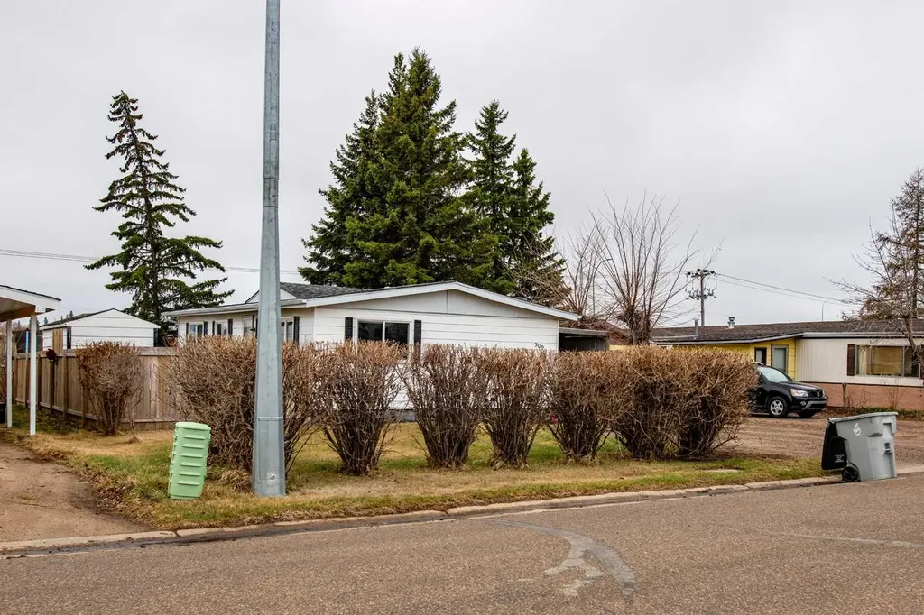 509 2 Avenue Crescent Wainwright AB T9W 1A3