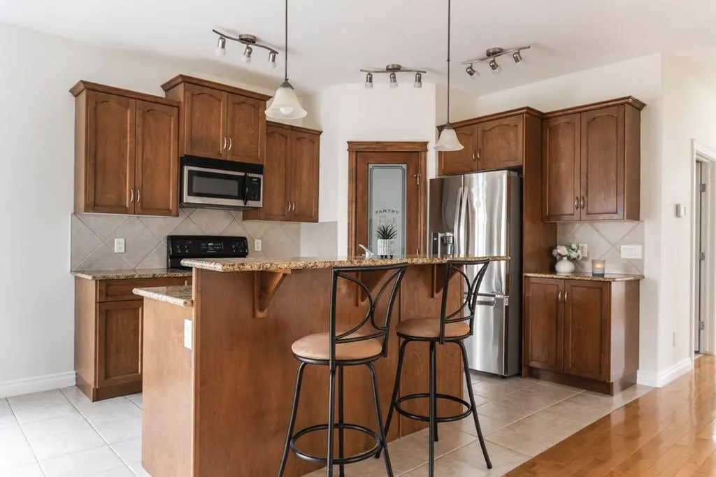274 Thrush Street Fort Mcmurray AB T9K0L8