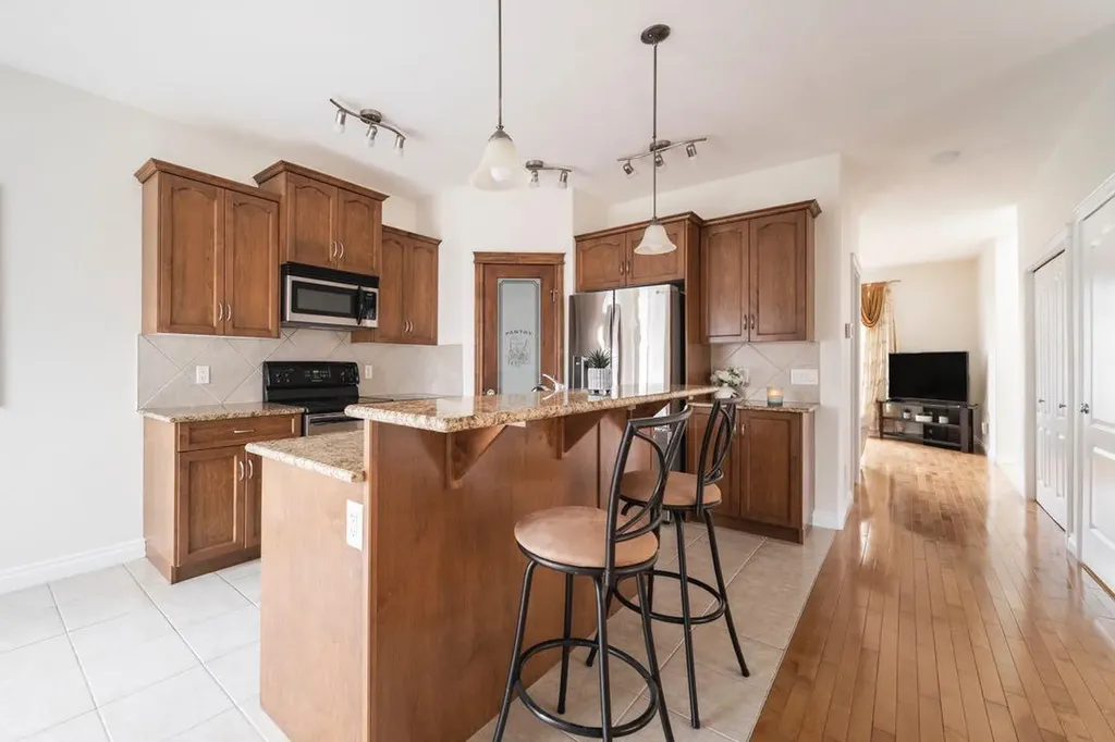 274 Thrush Street Fort Mcmurray AB T9K0L8