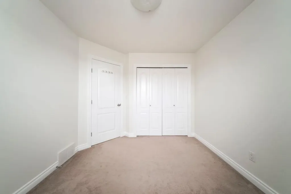 274 Thrush Street Fort Mcmurray AB T9K0L8