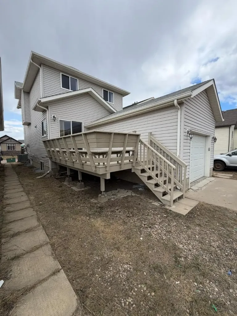 274 Thrush Street Fort Mcmurray AB T9K0L8