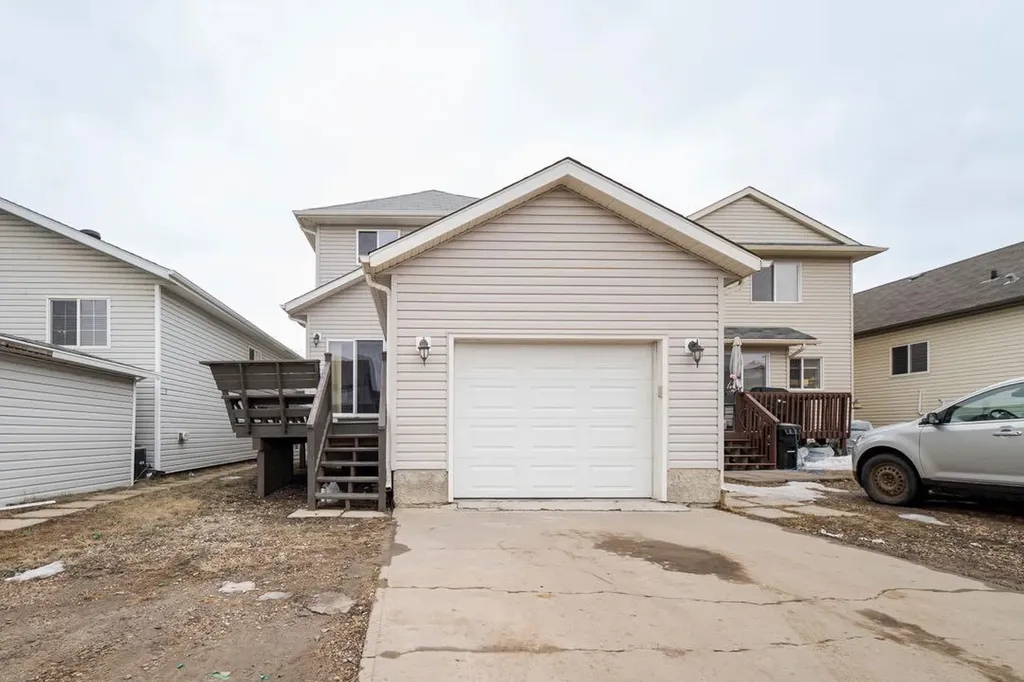 274 Thrush Street Fort Mcmurray AB T9K0L8