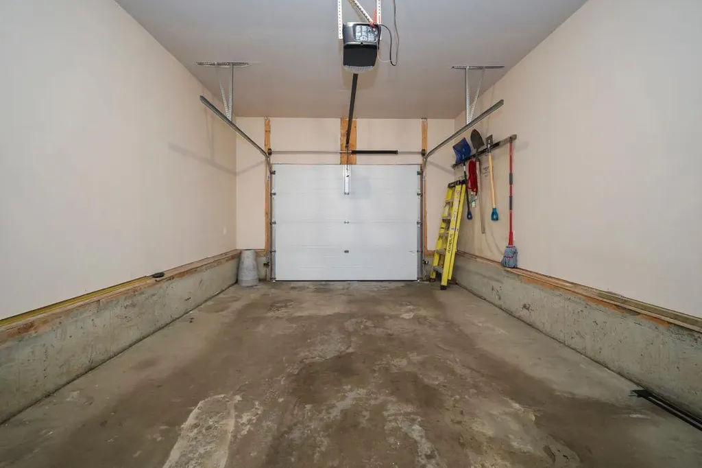 274 Thrush Street Fort Mcmurray AB T9K0L8