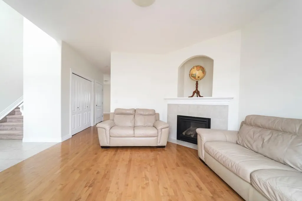 274 Thrush Street Fort Mcmurray AB T9K0L8