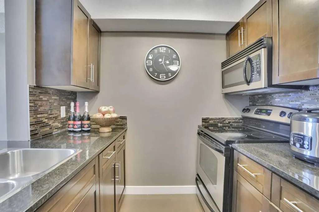 7210 80 Avenue NE Calgary AB T3J 0N7