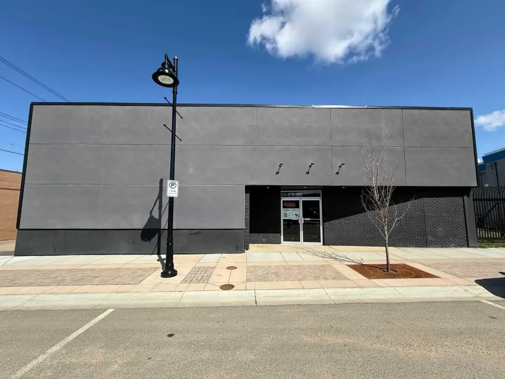 5004 51 Avenue Ponoka AB T4J 1R7