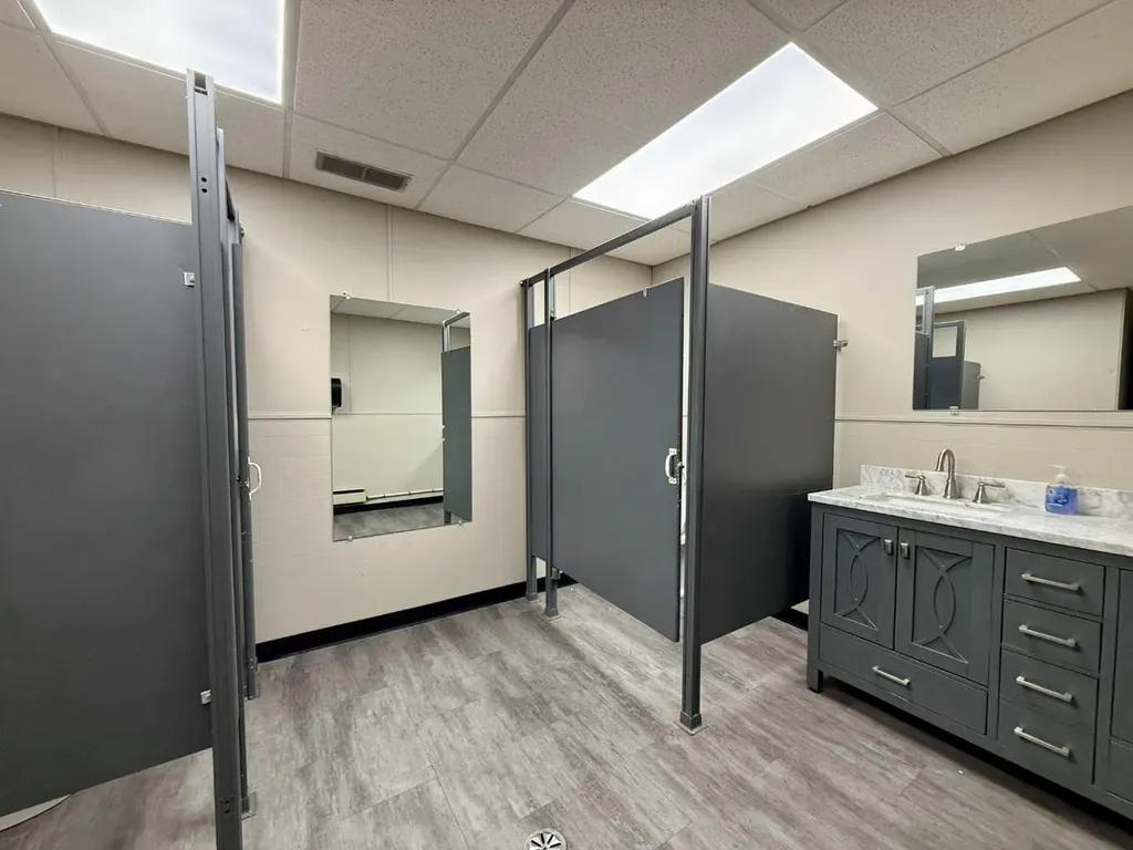 5004 51 Avenue Ponoka AB T4J 1R7