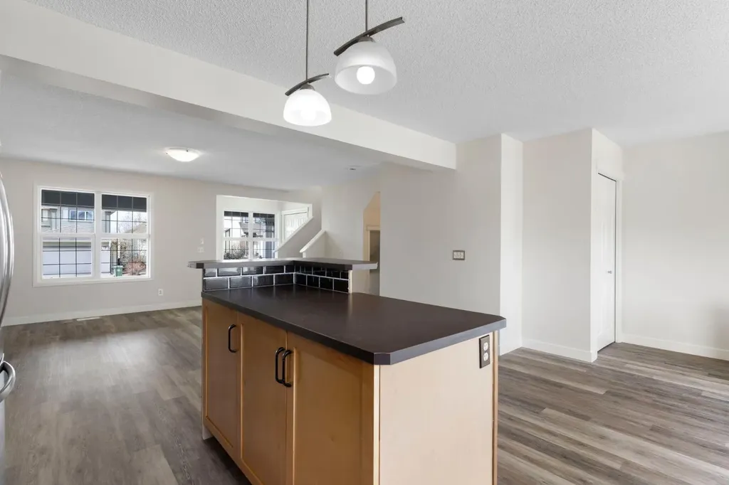 202 Sunset Heights Cochrane AB T4C0C9