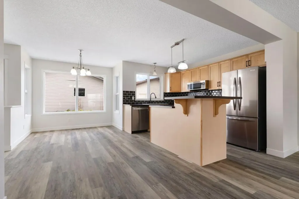 202 Sunset Heights Cochrane AB T4C0C9