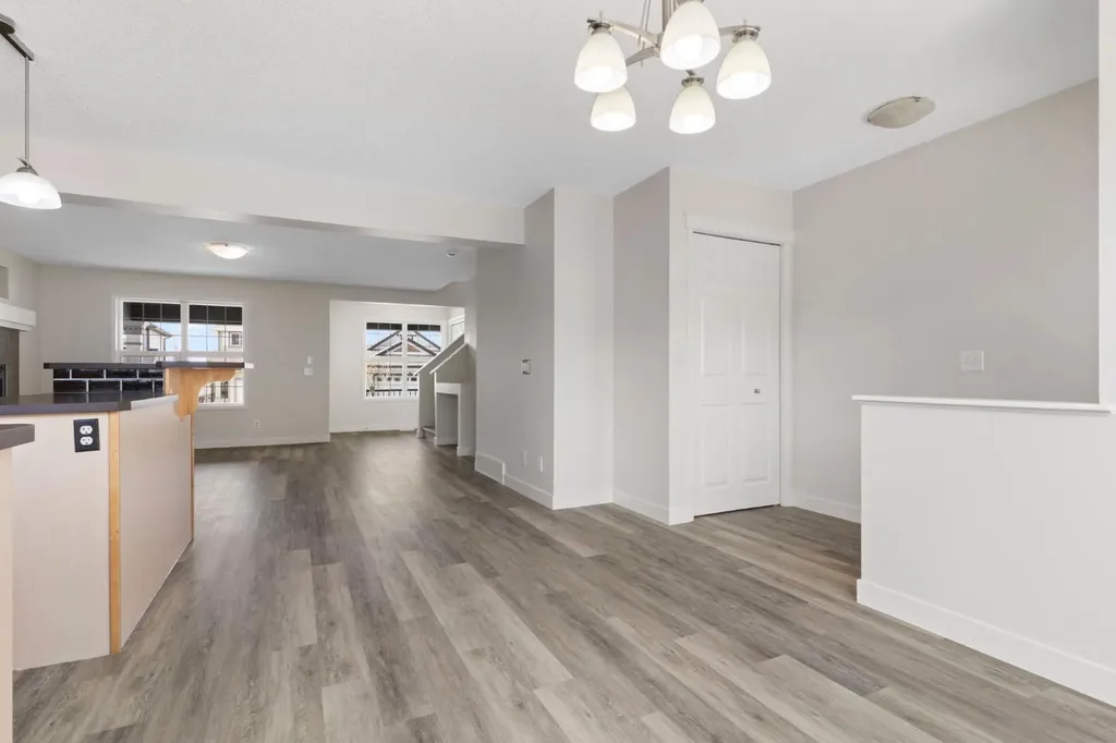 202 Sunset Heights Cochrane AB T4C0C9
