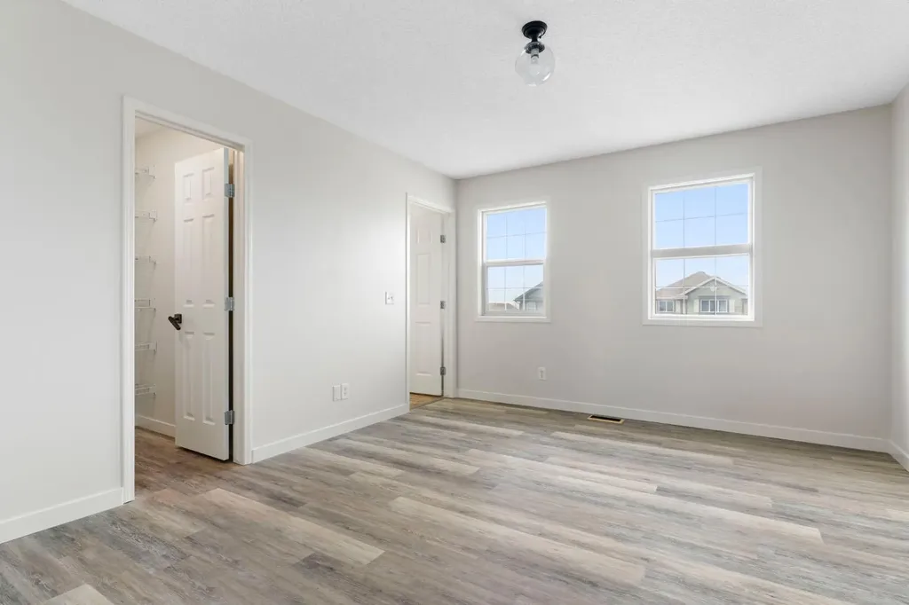 202 Sunset Heights Cochrane AB T4C0C9