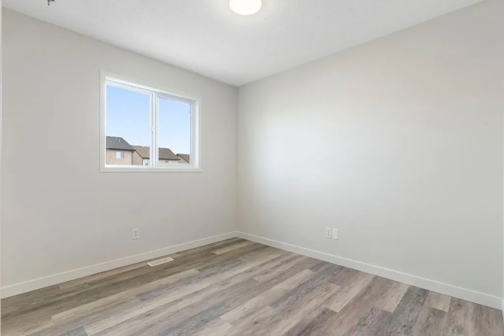 202 Sunset Heights Cochrane AB T4C0C9