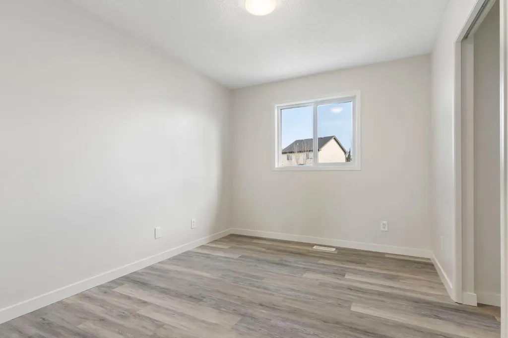 202 Sunset Heights Cochrane AB T4C0C9