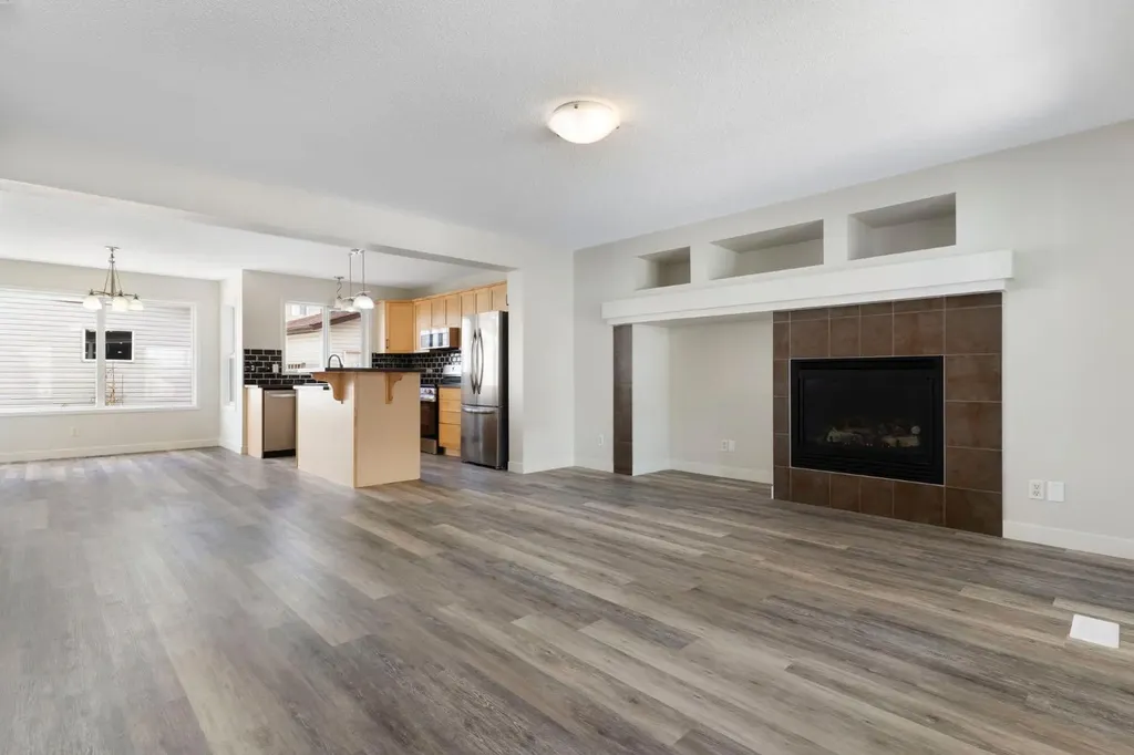 202 Sunset Heights Cochrane AB T4C0C9