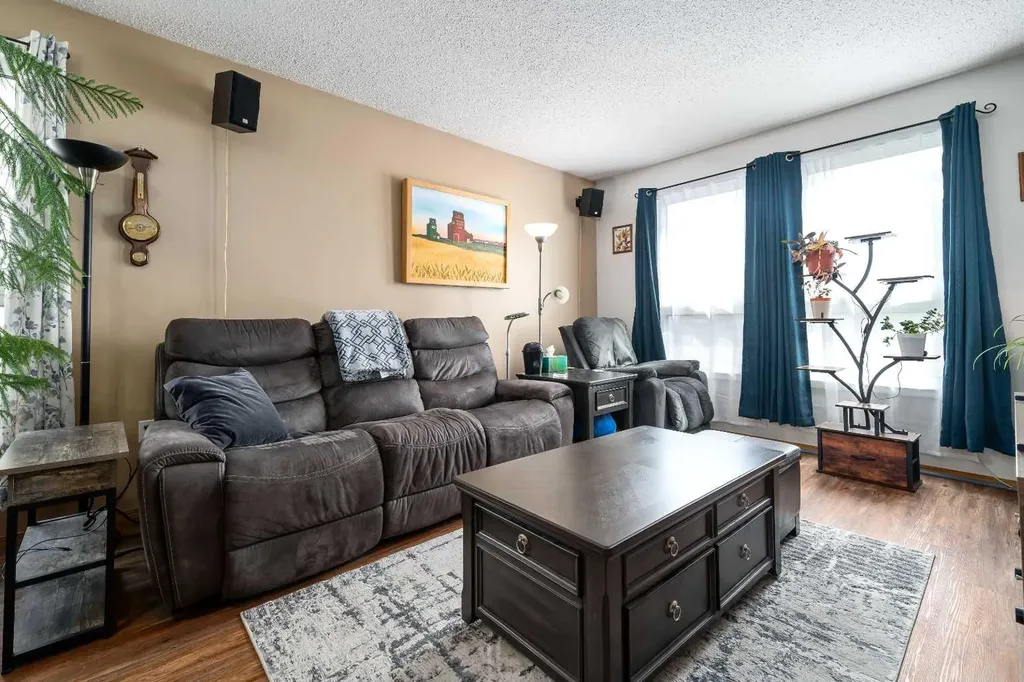 10 Rossmere Place SE Medicine Hat AB T1B2L6