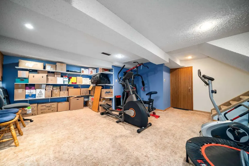 10 Rossmere Place SE Medicine Hat AB T1B2L6