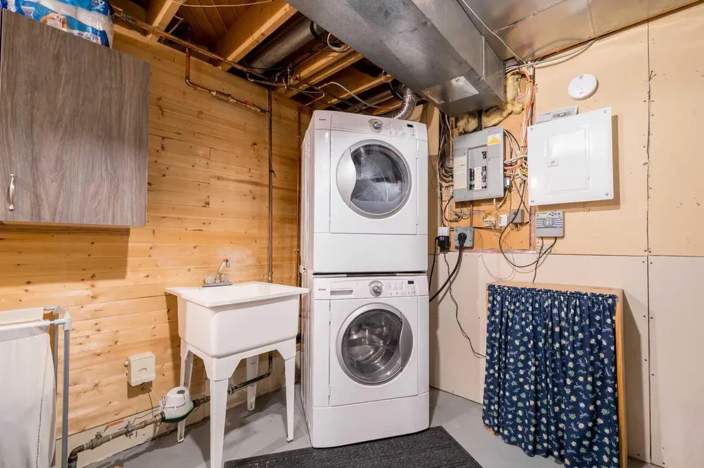 10 Rossmere Place SE Medicine Hat AB T1B2L6