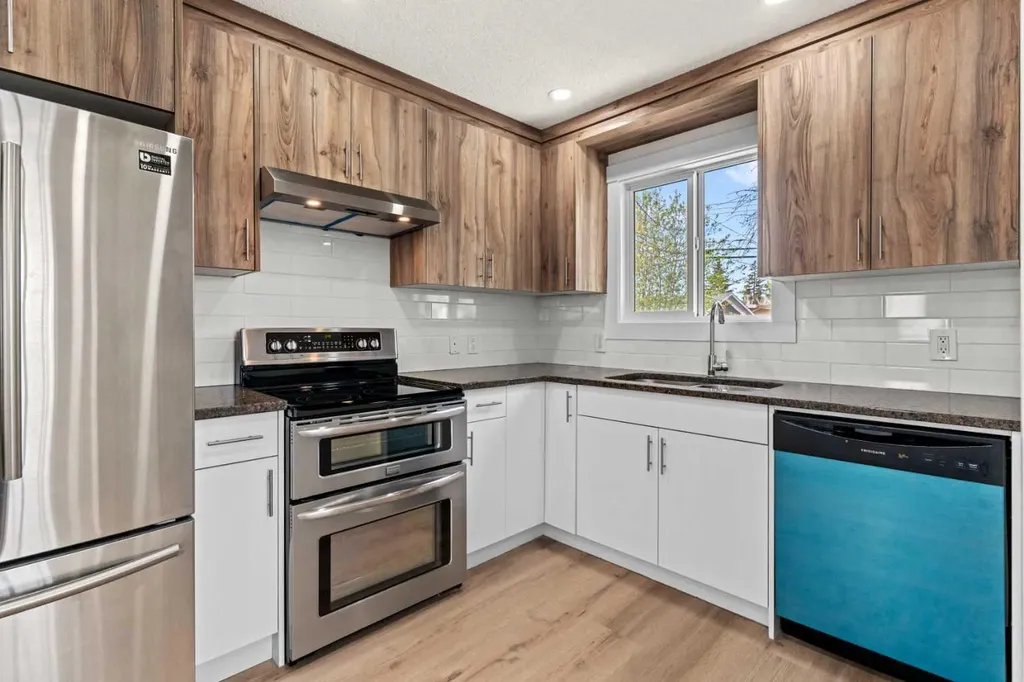 924 Pensdale Crescent SE Calgary AB T2A 2G1