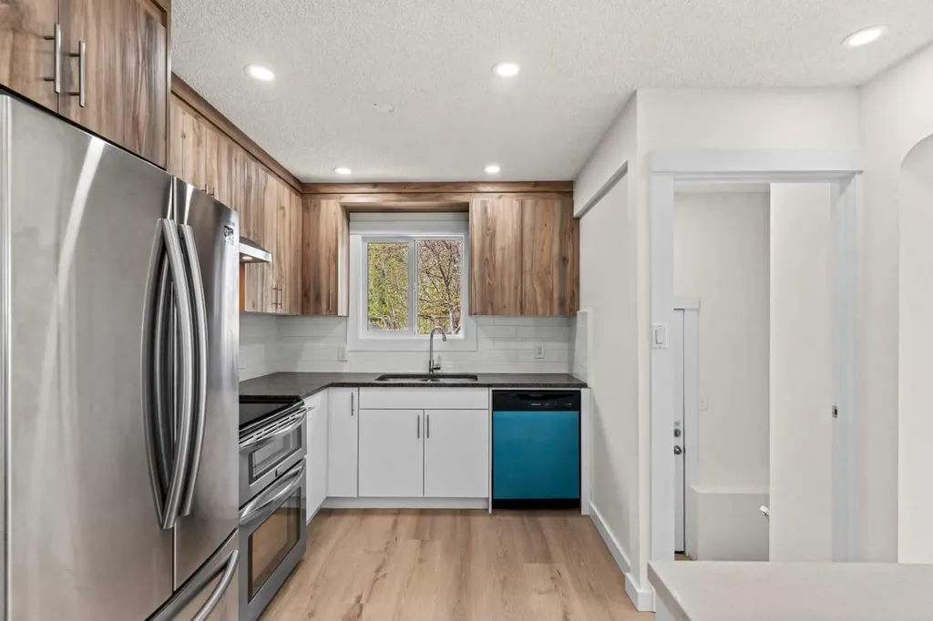 924 Pensdale Crescent SE Calgary AB T2A 2G1