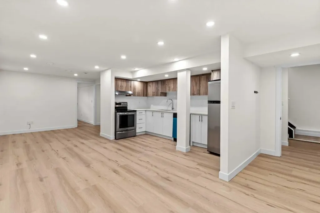 924 Pensdale Crescent SE Calgary AB T2A 2G1