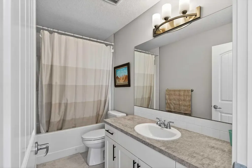 126 Bayview Circle SW Airdrie AB T4B 4H2