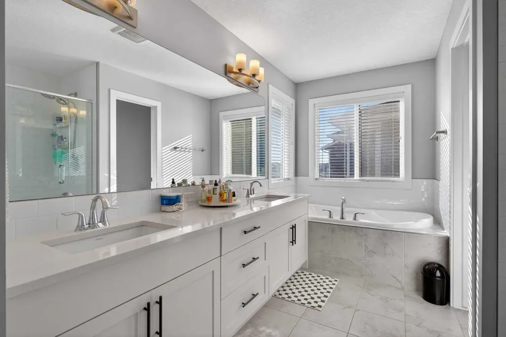 126 Bayview Circle SW Airdrie AB T4B 4H2