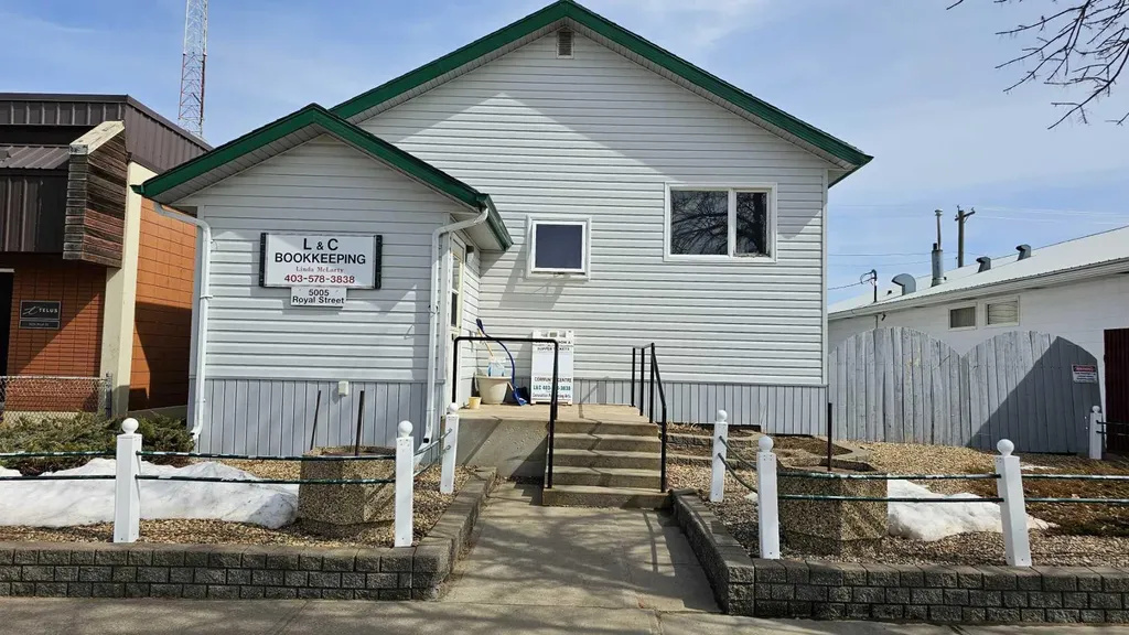 5005 Royal Street Coronation AB t0c1c0