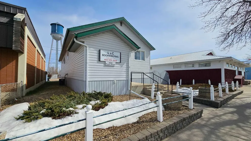 5005 Royal Street Coronation AB t0c1c0