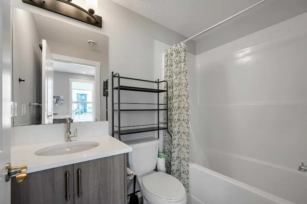 20944 Seton Way SE Calgary AB T3M 3T8