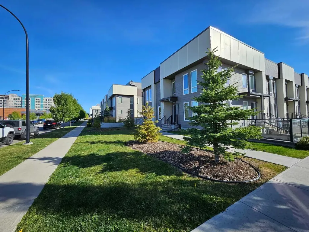 19458 37 Street SE Calgary AB T3M 2W9