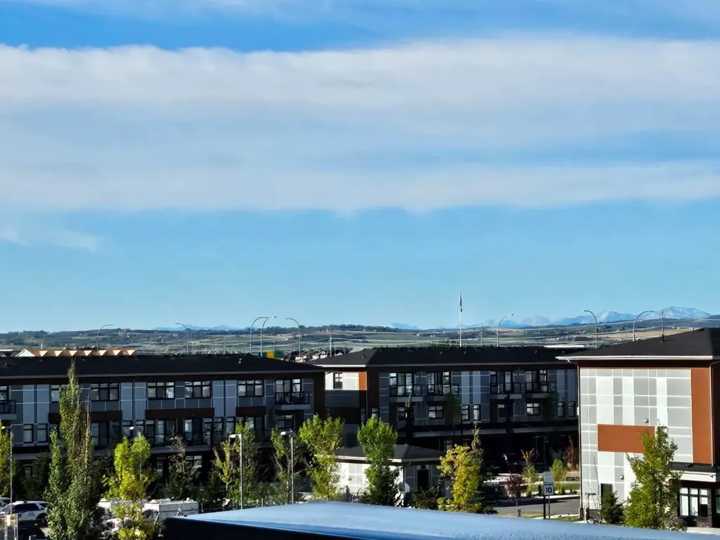 19458 37 Street SE Calgary AB T3M 2W9