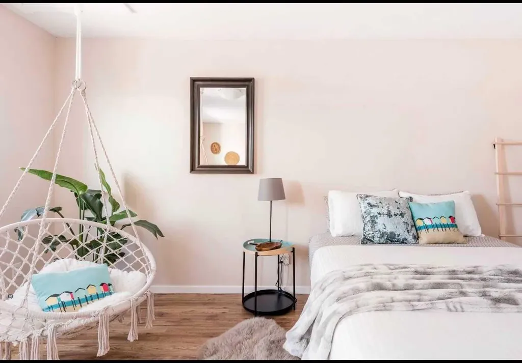 19458 37 Street SE Calgary AB T3M 2W9