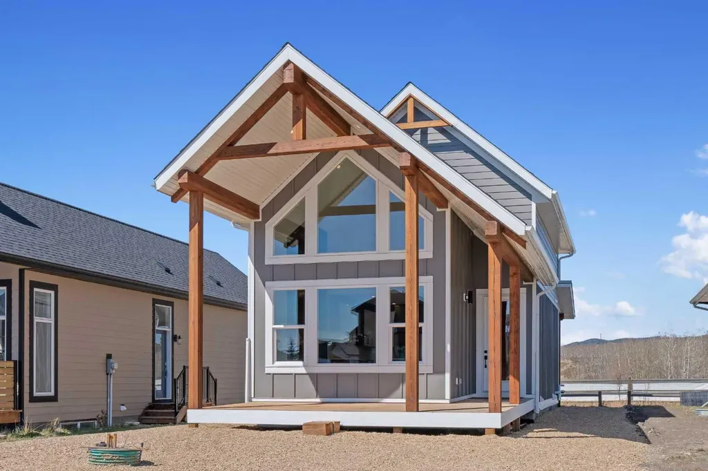 48 Cottageclub Lane Rural Rocky View County AB T4C1B1