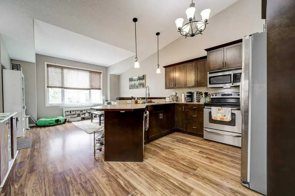121 Mt Sundance Crescent W Lethbridge AB T1J 0L4