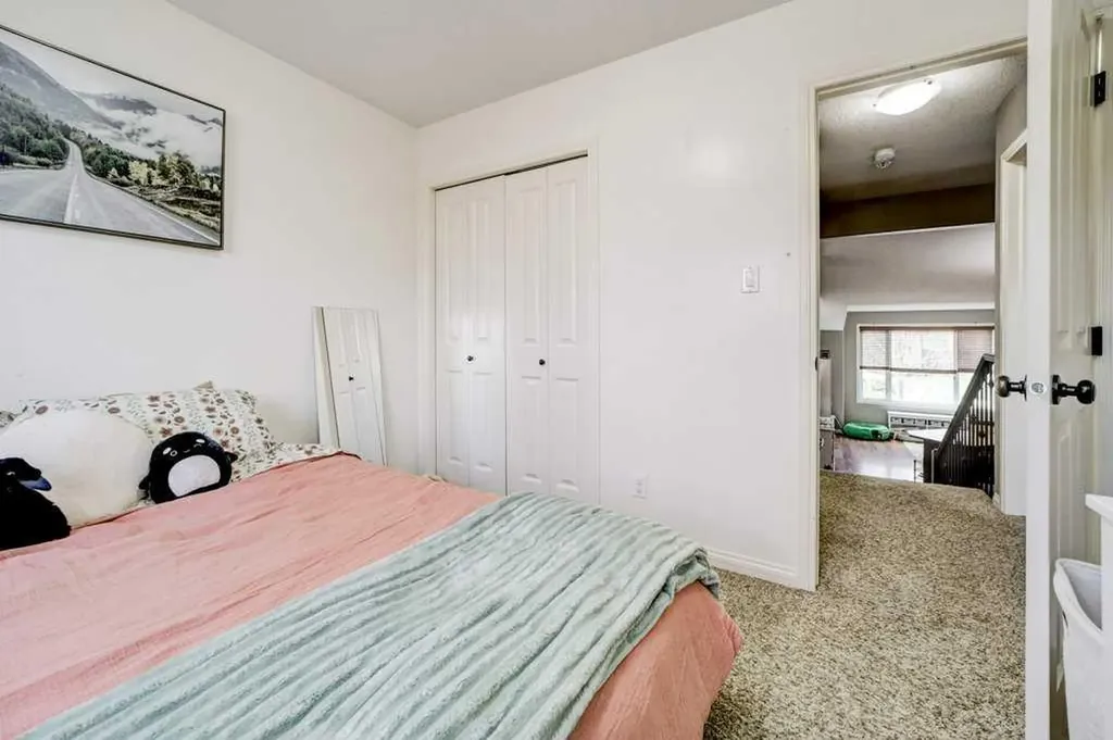 121 Mt Sundance Crescent W Lethbridge AB T1J 0L4