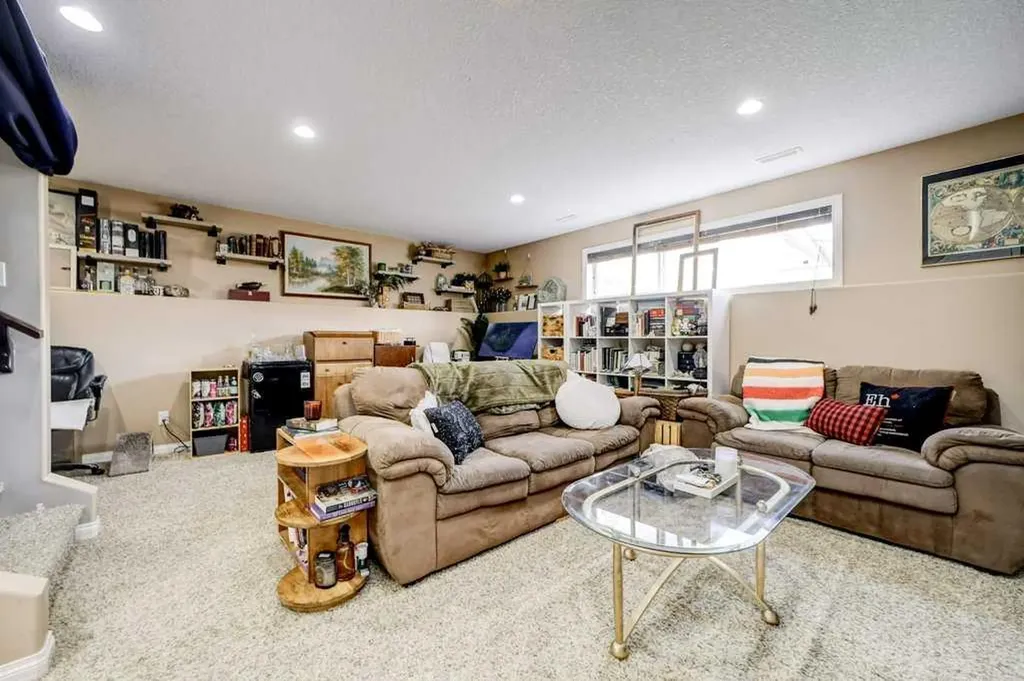 121 Mt Sundance Crescent W Lethbridge AB T1J 0L4