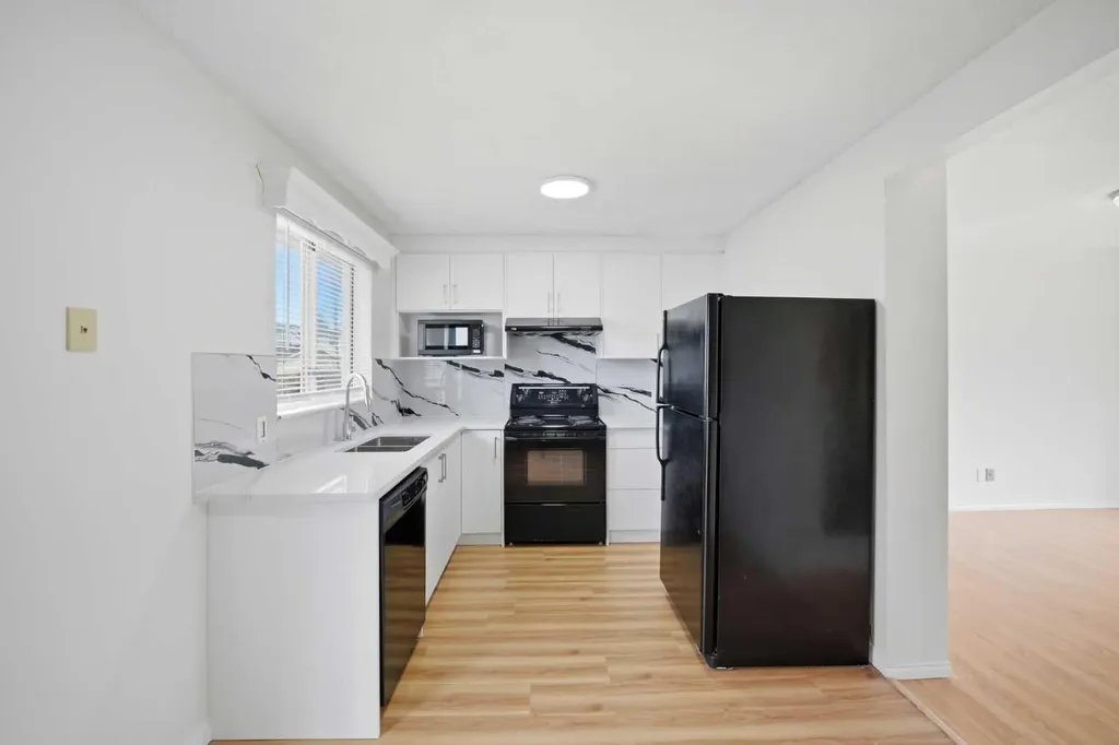 6016 Martingrove Road NE Calgary AB T3J 2M8
