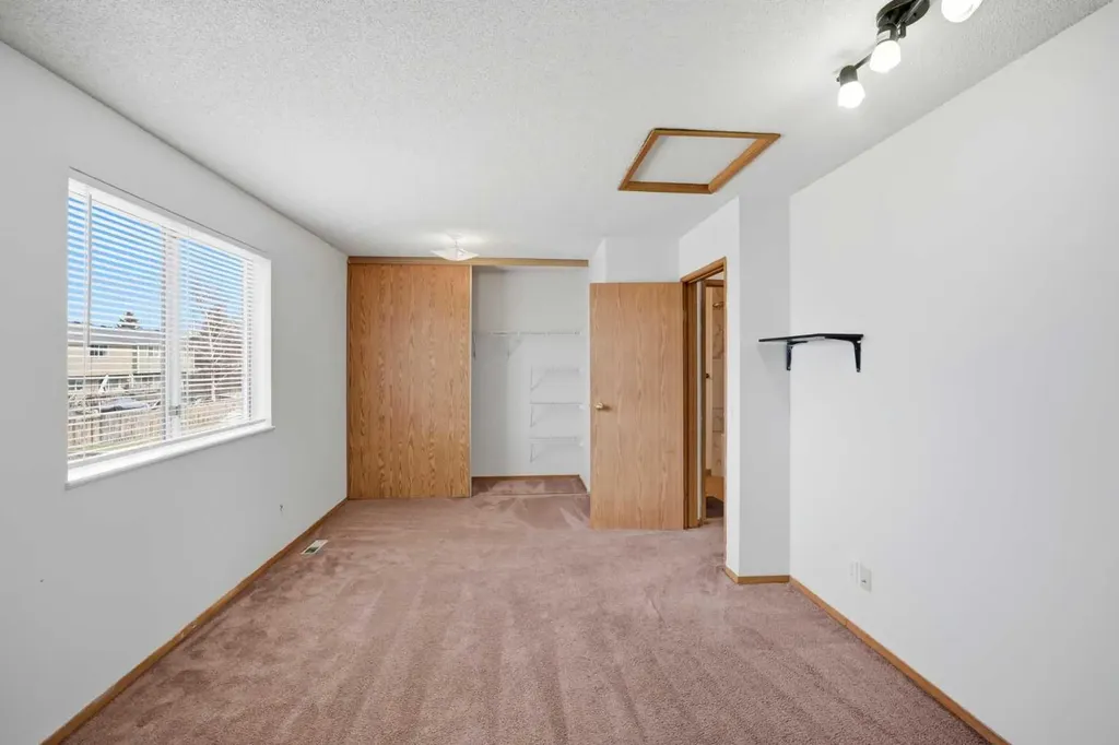 6016 Martingrove Road NE Calgary AB T3J 2M8