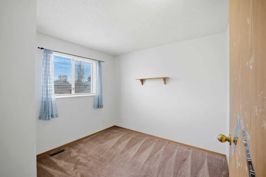 6016 Martingrove Road NE Calgary AB T3J 2M8