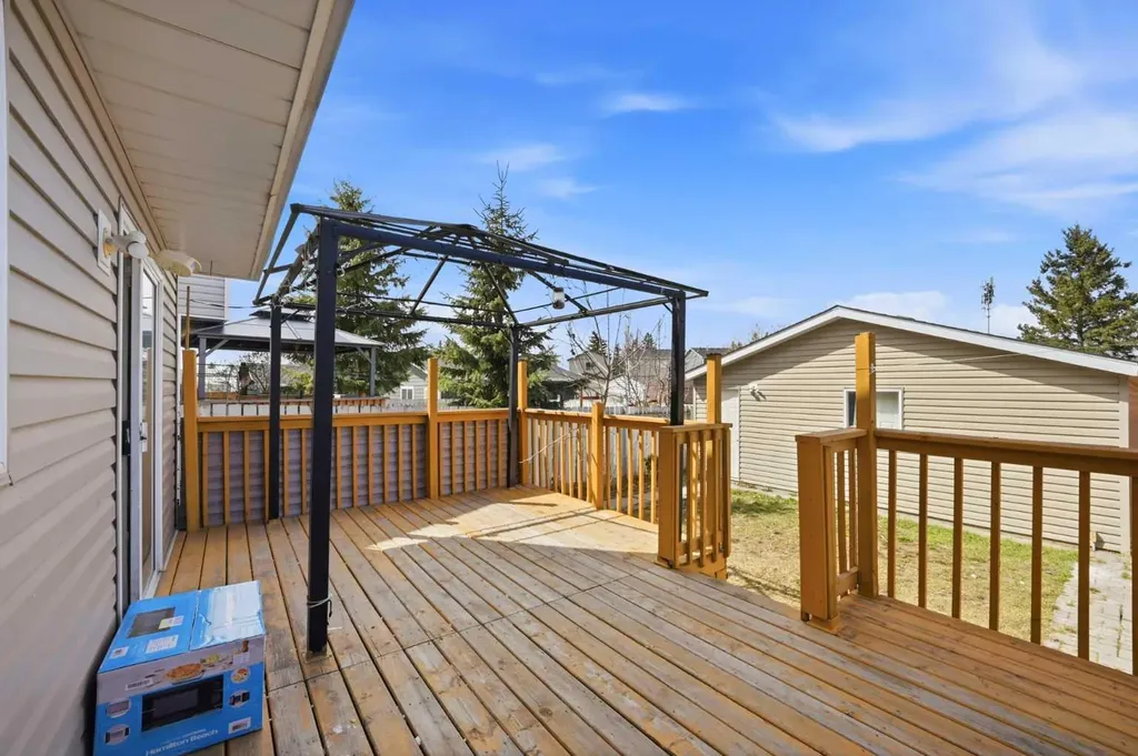 6016 Martingrove Road NE Calgary AB T3J 2M8