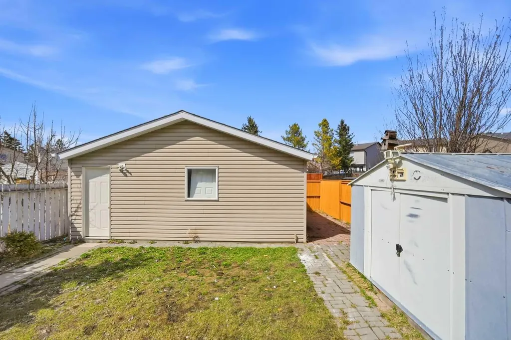 6016 Martingrove Road NE Calgary AB T3J 2M8