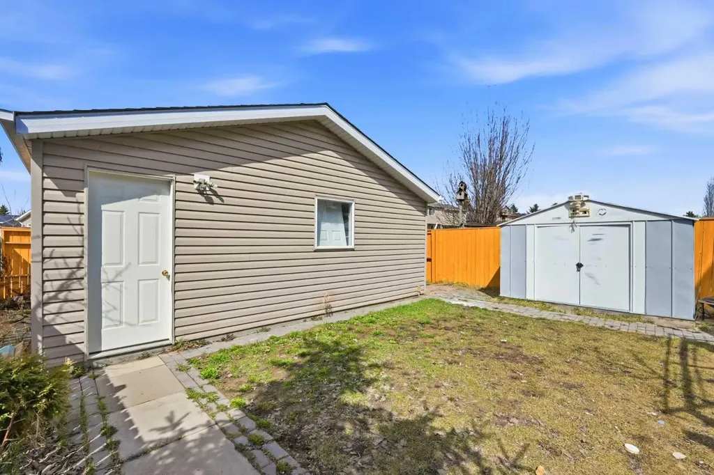 6016 Martingrove Road NE Calgary AB T3J 2M8