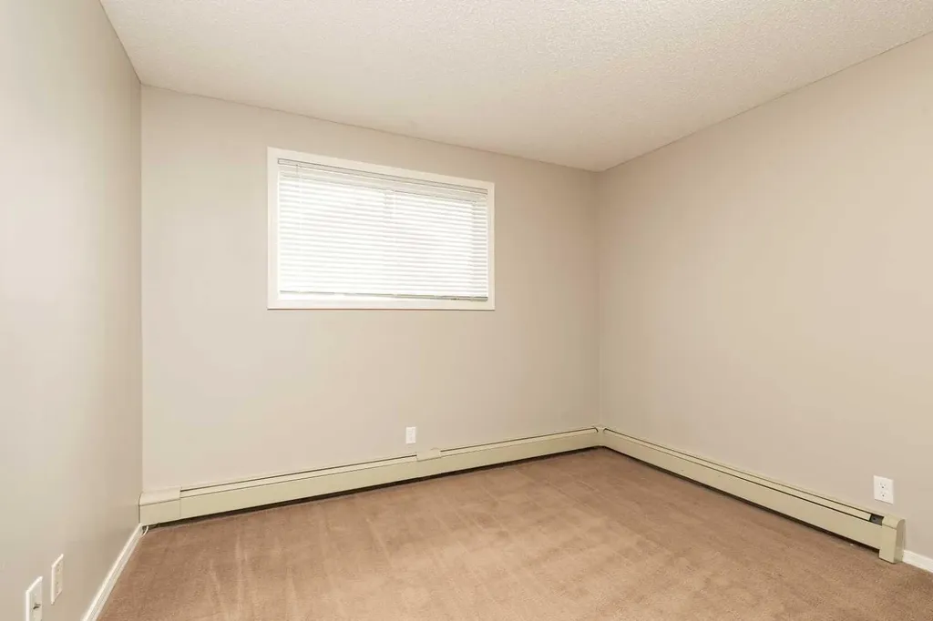 85 Foxbend Crescent N Lethbridge AB T1H 5T4
